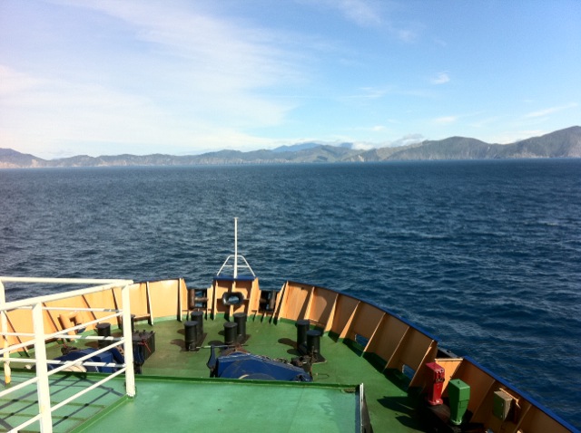 La traversée du détroit de Cook vers l'île du sud en ferry